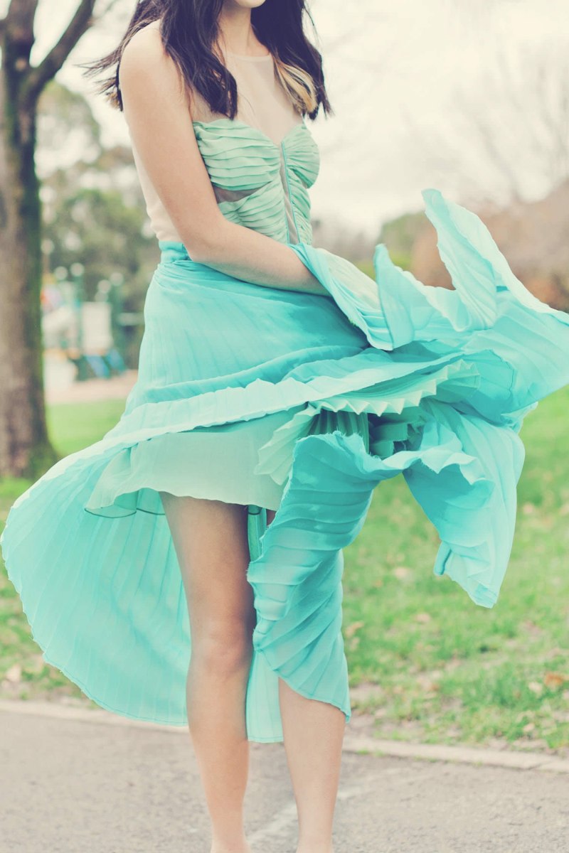 Мятное платье для девочки