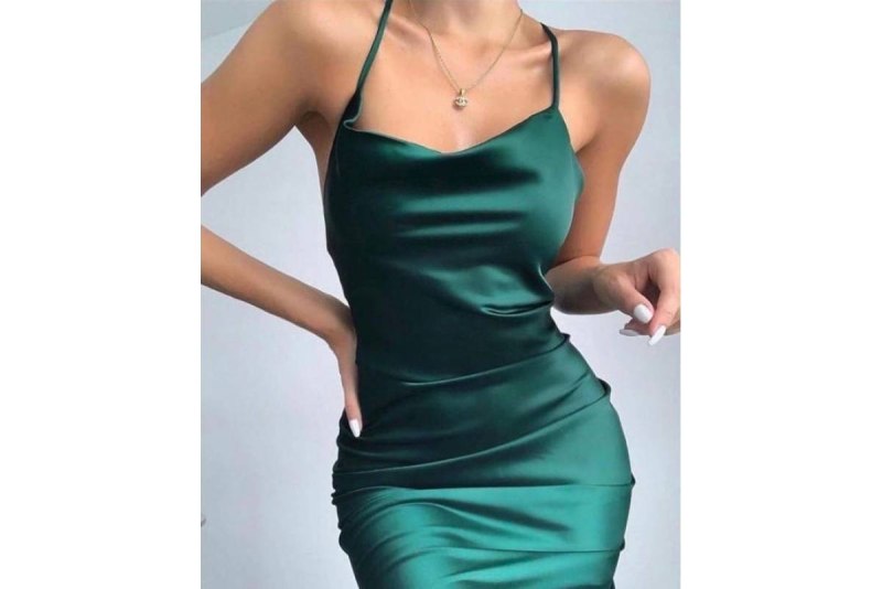 Платье атласное короткое