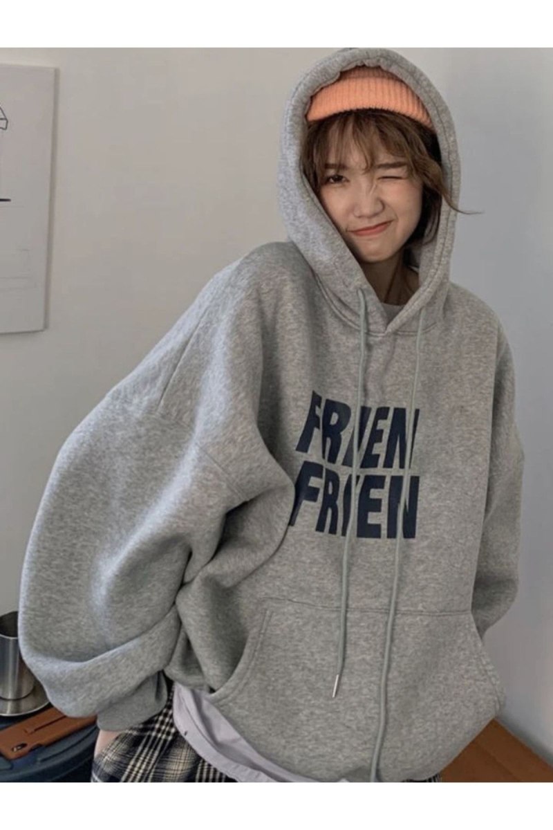 Кореец в толстовке