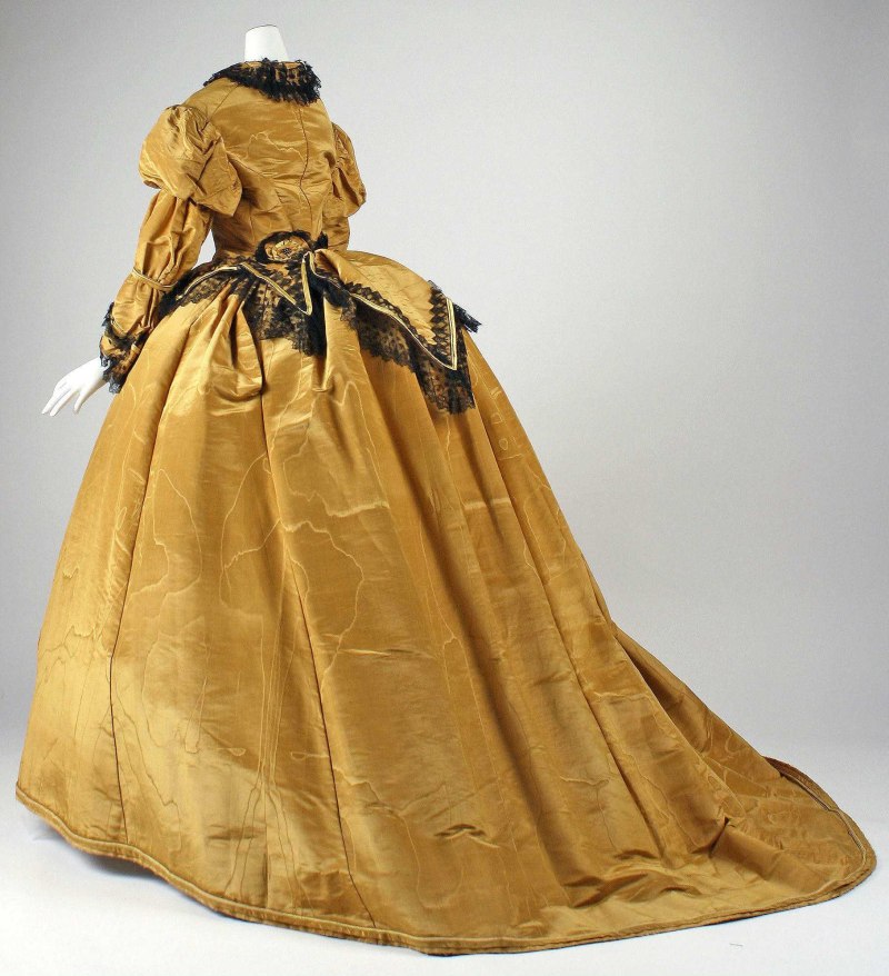 Бальные платья кринолин 19 век