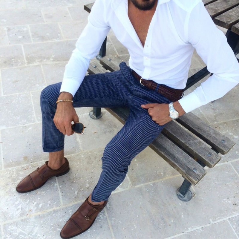 Коричневые туфли и ремень