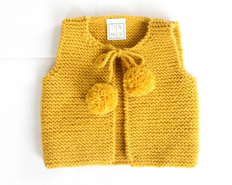 Детский жилет спицами