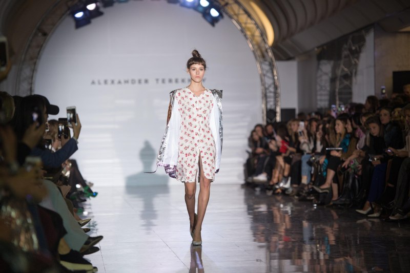 Диор показ 2022-2023