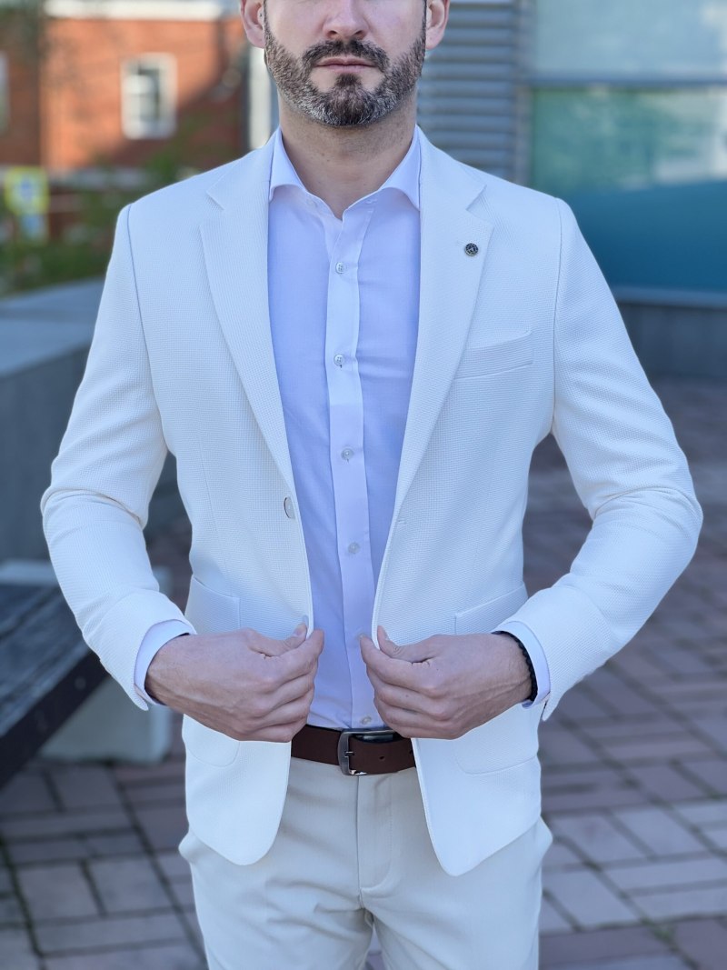 Белый пиджак мужской с черной рубашкой