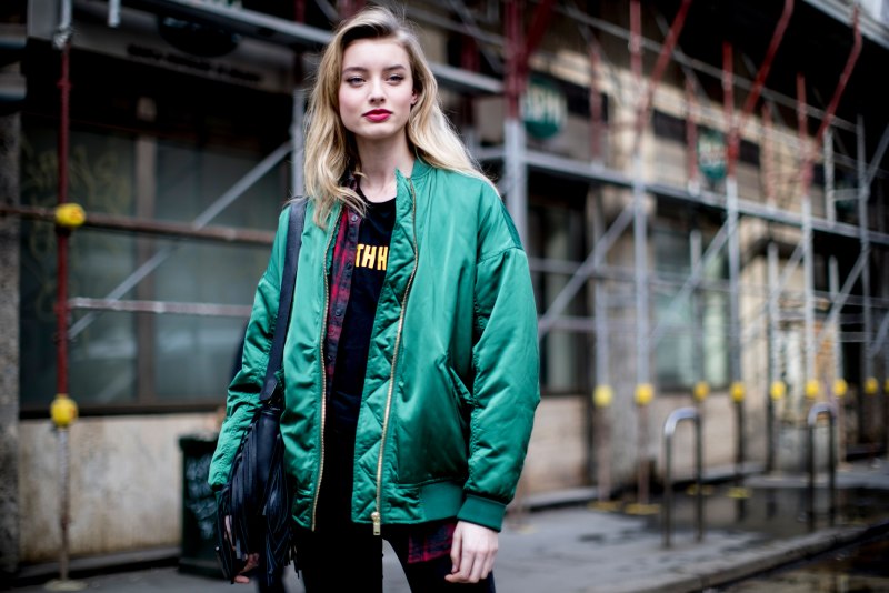 Женский бомбер 2023 тренды