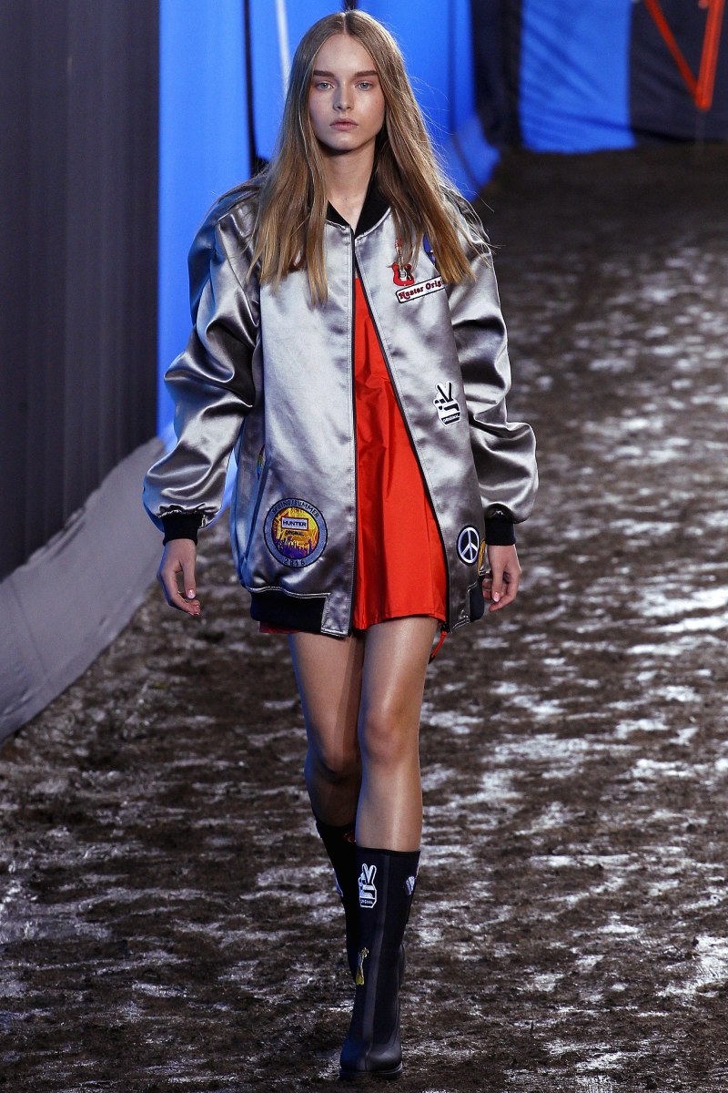 Бомбер в моде на подиуме