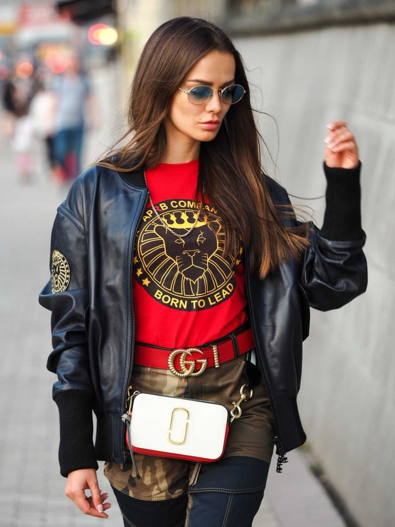 Модный бомбер женский 2022