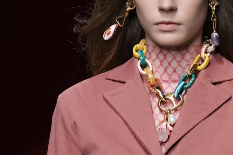 Украшения женские модные