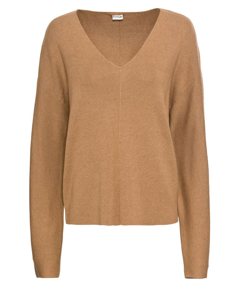 Бежевая кофта