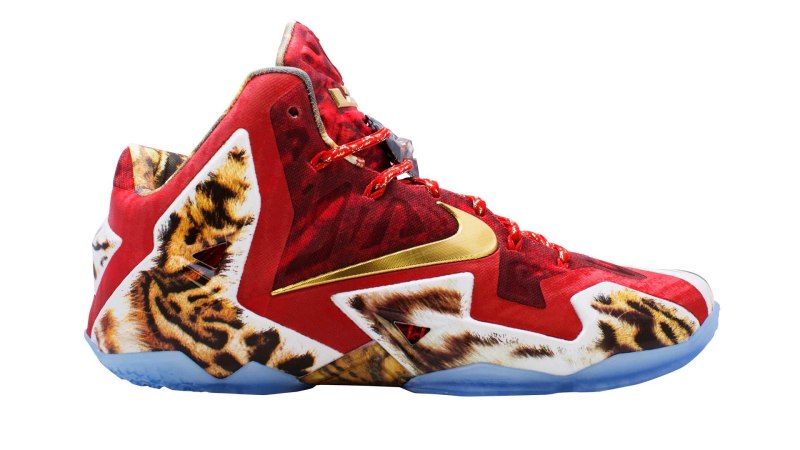 Баскетбольные кроссовки Nike LEBRON 11