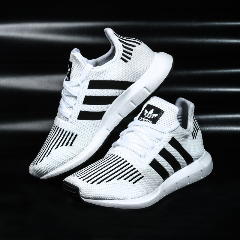 Кроссовки adidas OZALIA