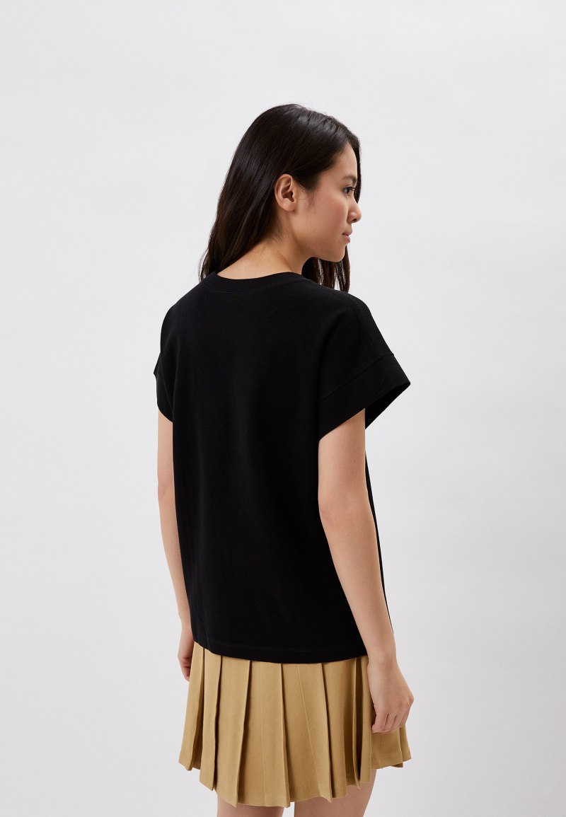 Uniqlo u черная и белая футболка