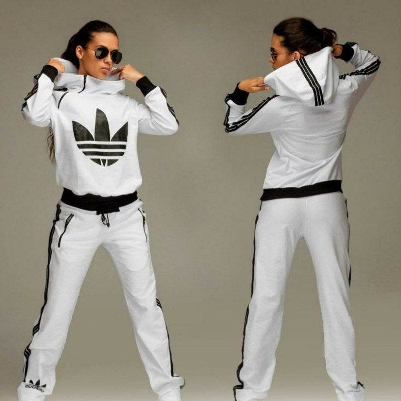 Белый спортивный костюм женский adidas