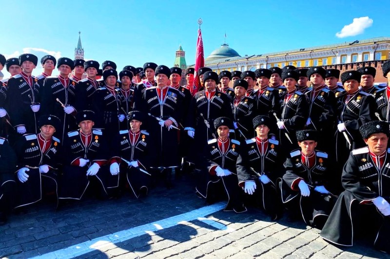 Кубанские казаки на параде в Краснодаре