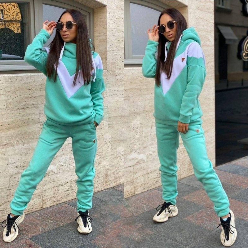 Спортивный комбинезон мятный