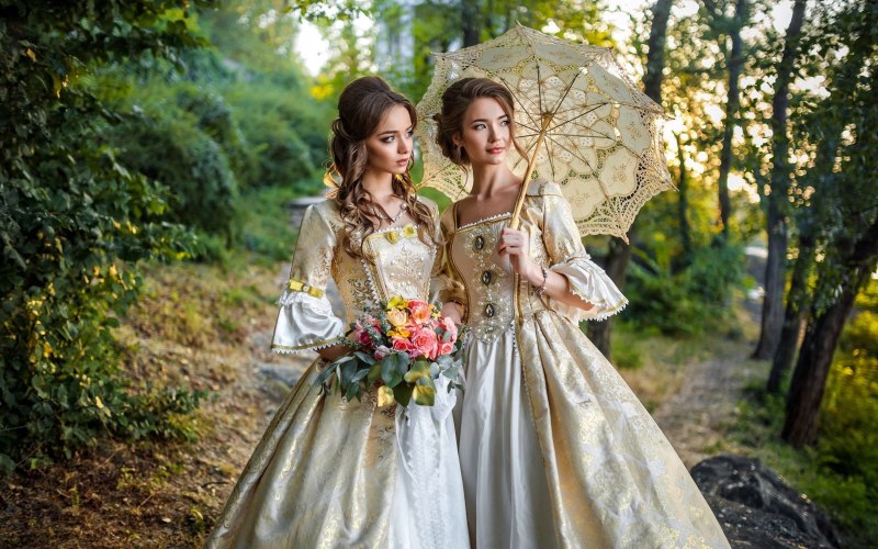 Фотосессия в старинных платьях