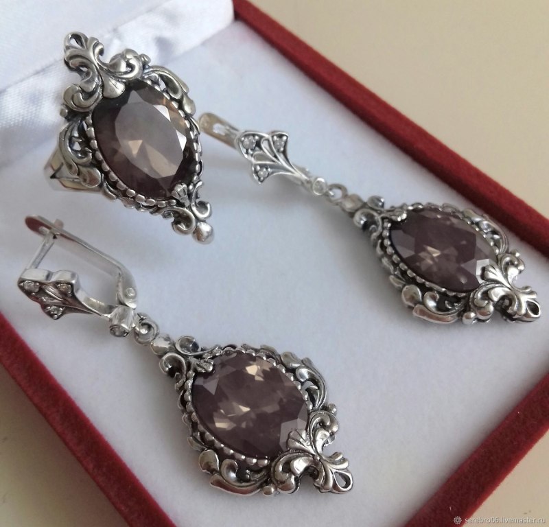 Серебряные украшения с камнями