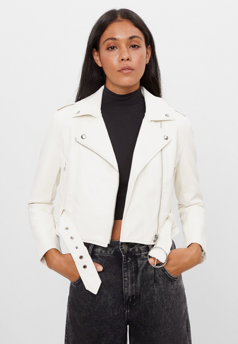 Белая косуха Bershka