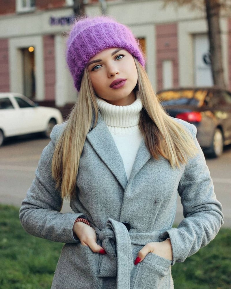 Пальто с шапкой