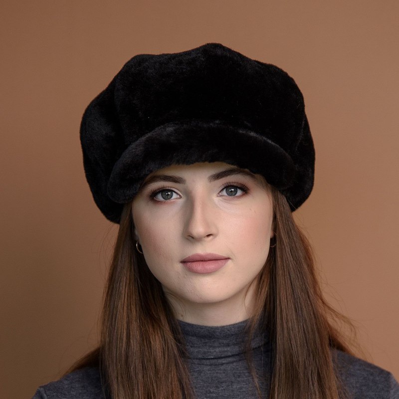 Меховая кепка женская