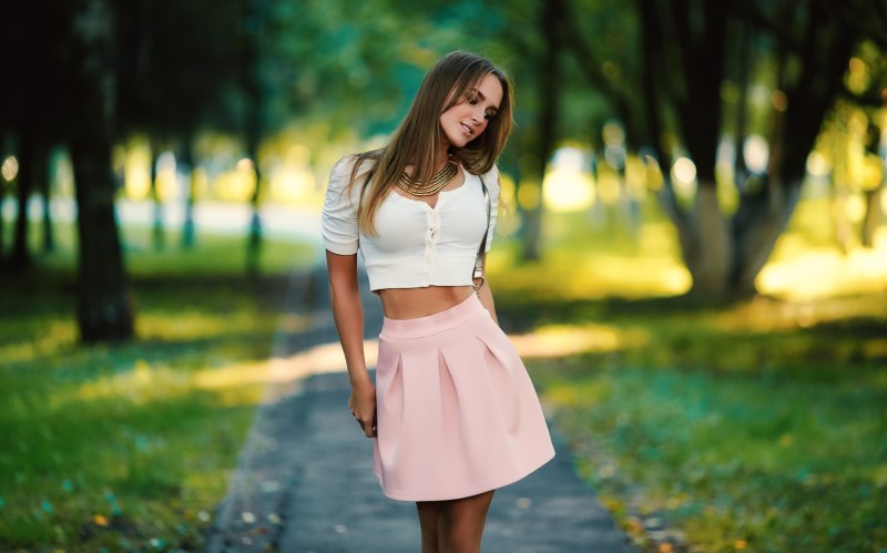 Девушки в коротких юбках