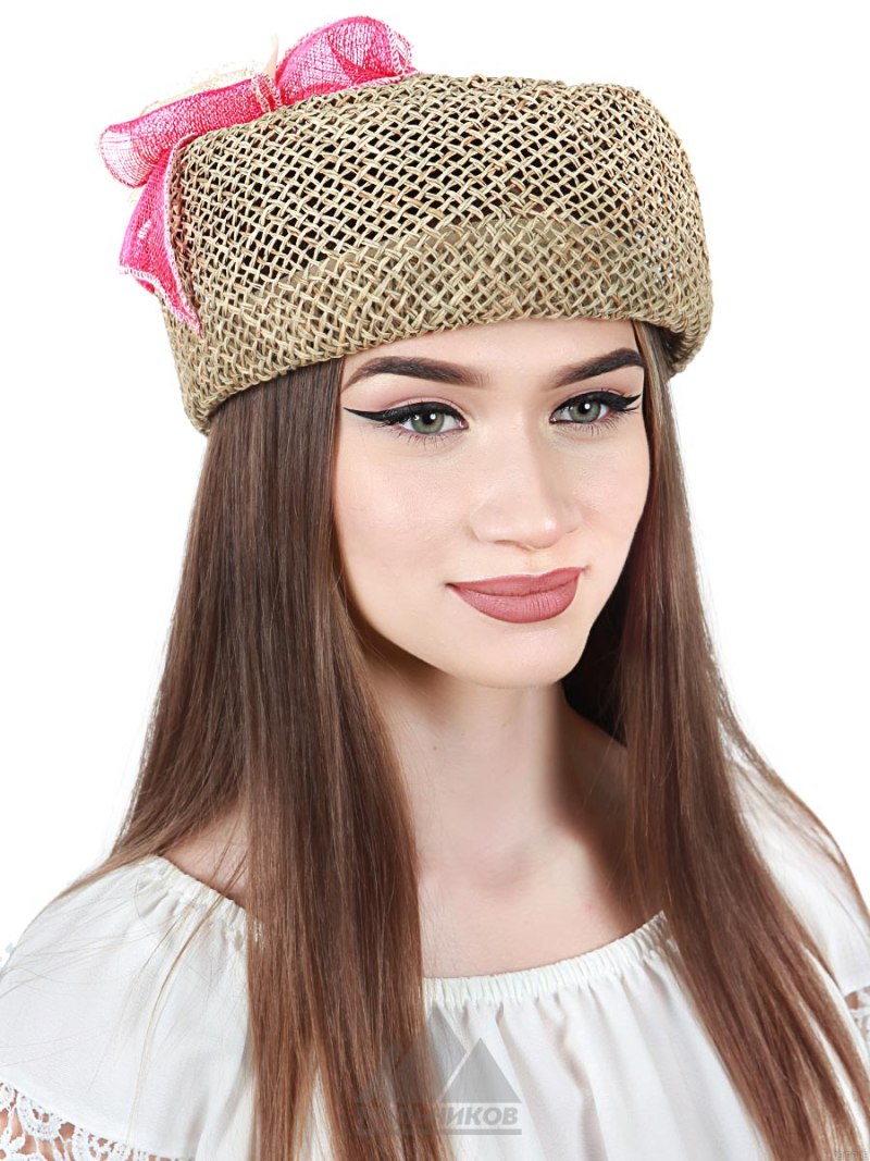 Женская шляпка из соломки