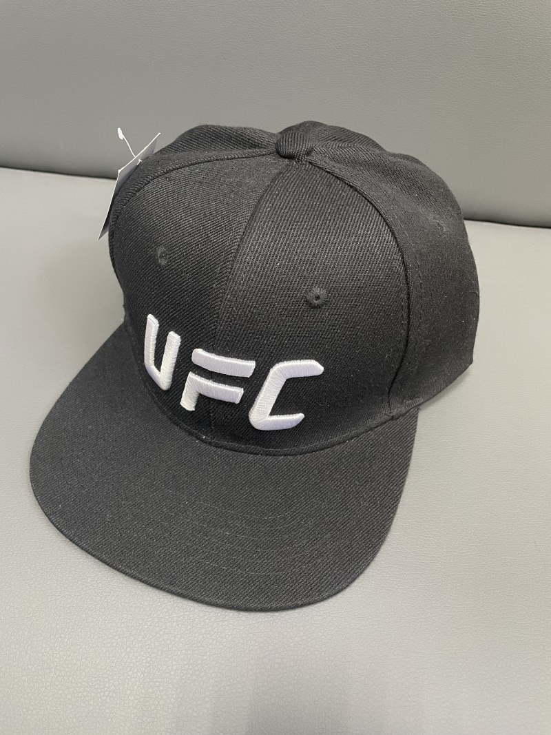Шапка UFC