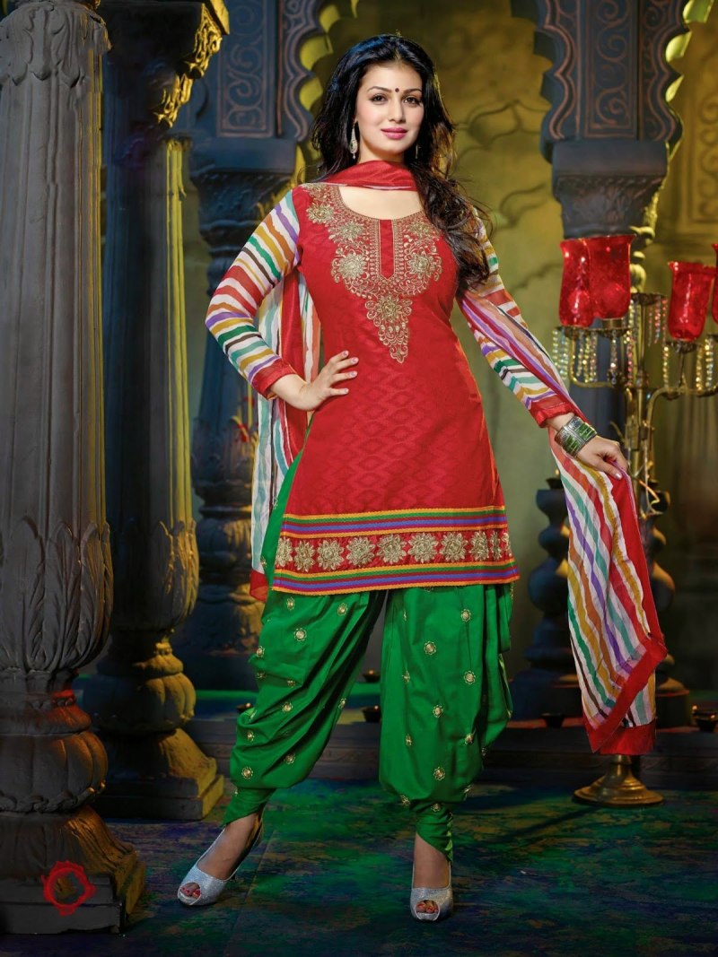 Ayesha Takia 2022
