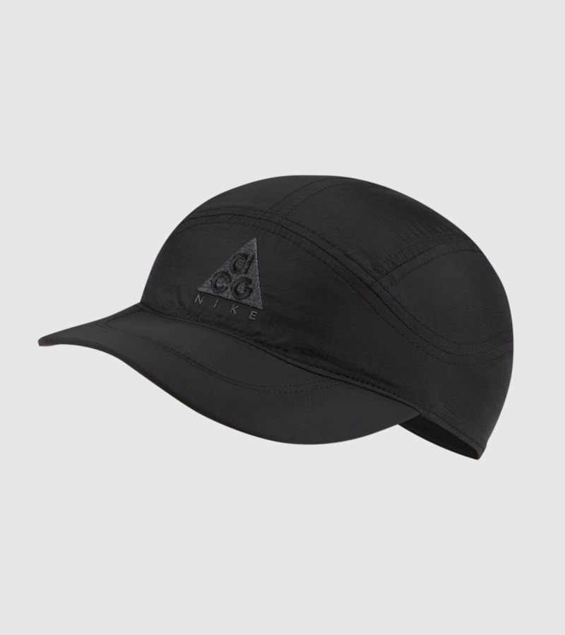 Зимняя кепка Nike ACG