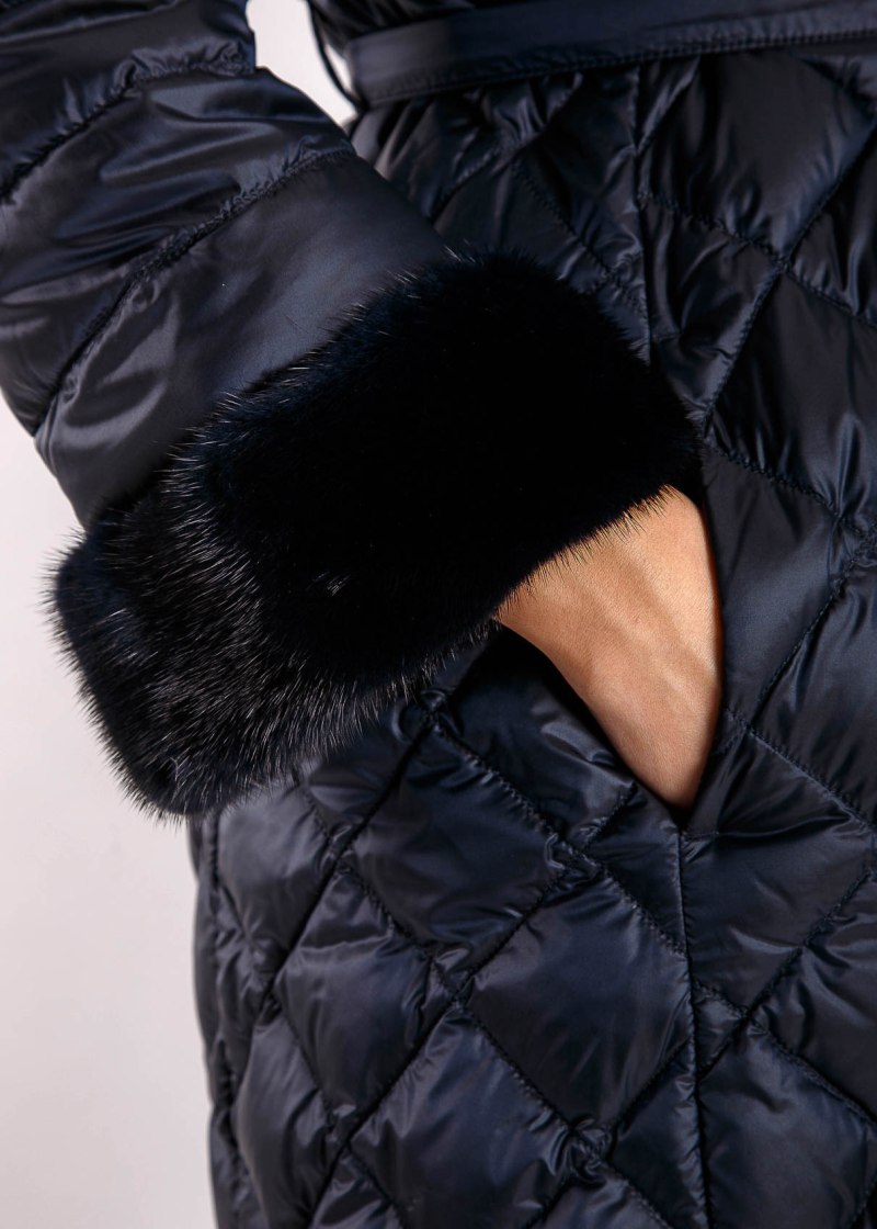 Пуховик Max Mara женский с мехом