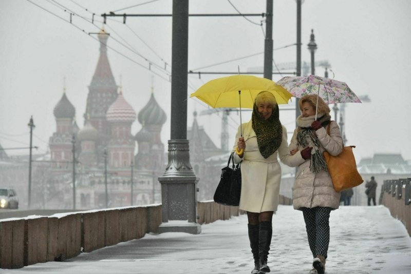 Люди в Москве зимой