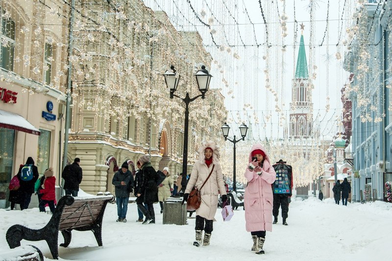 Люди в Москве зимой