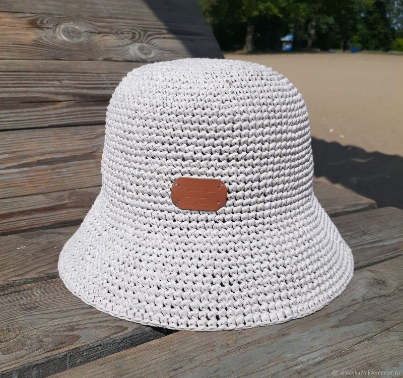 Панама из Raffia
