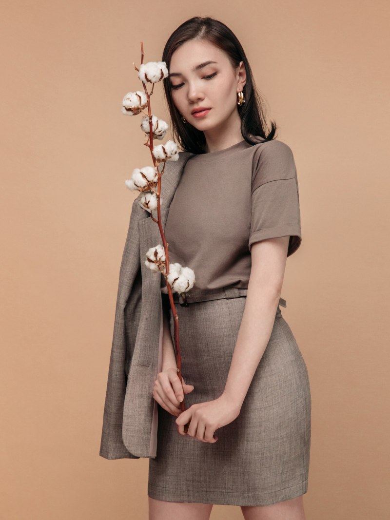 Aya Shalkar в национальном костюме
