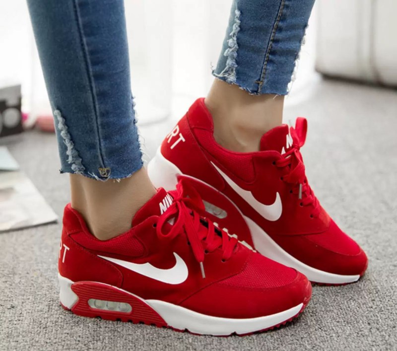 Кроссовки Nike красные