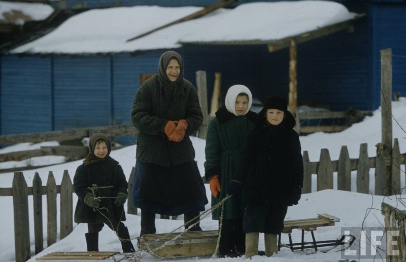 Советские люди в деревне