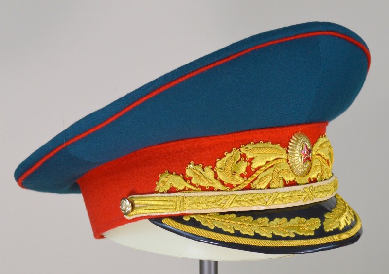 Сталин в фуражке