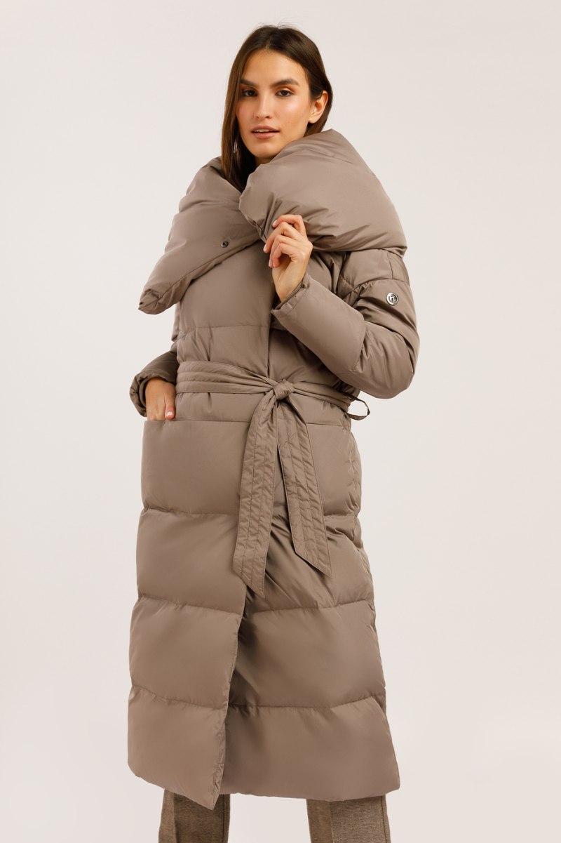 Пуховик женский Finn Flare w19-12012