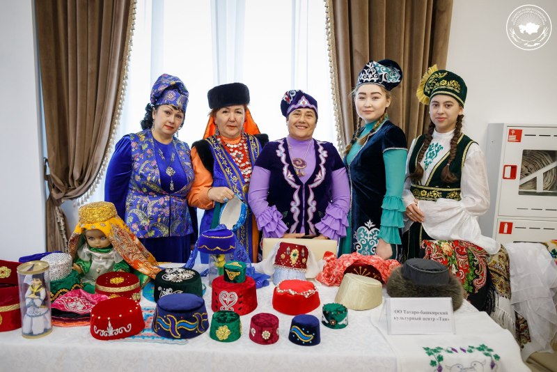 Головные уборы казахов женщин