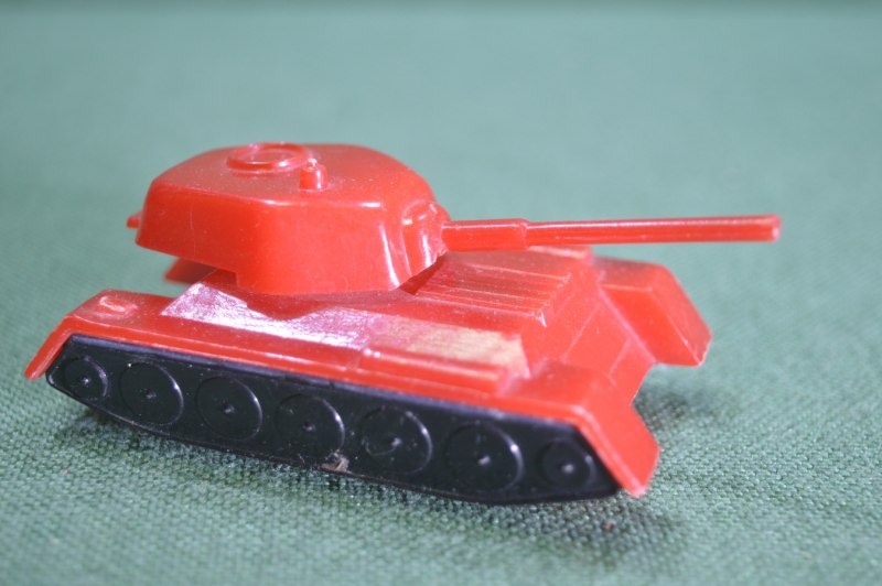 Красно синий танк