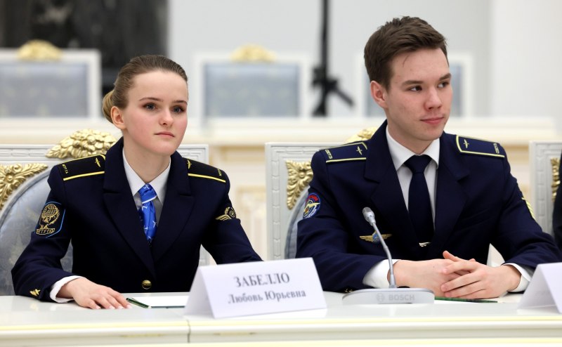 Работники гражданской авиации