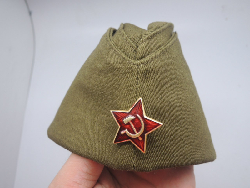 Пилотка Солдатская со звездой.