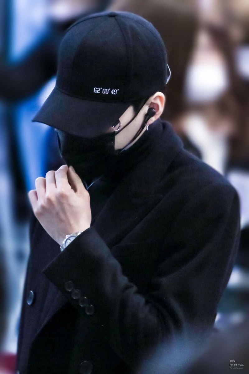 Suga BTS В кепке