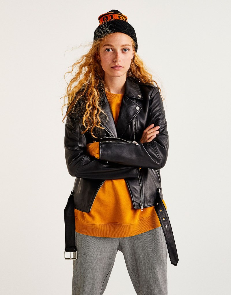 Pull and Bear ветровка женская