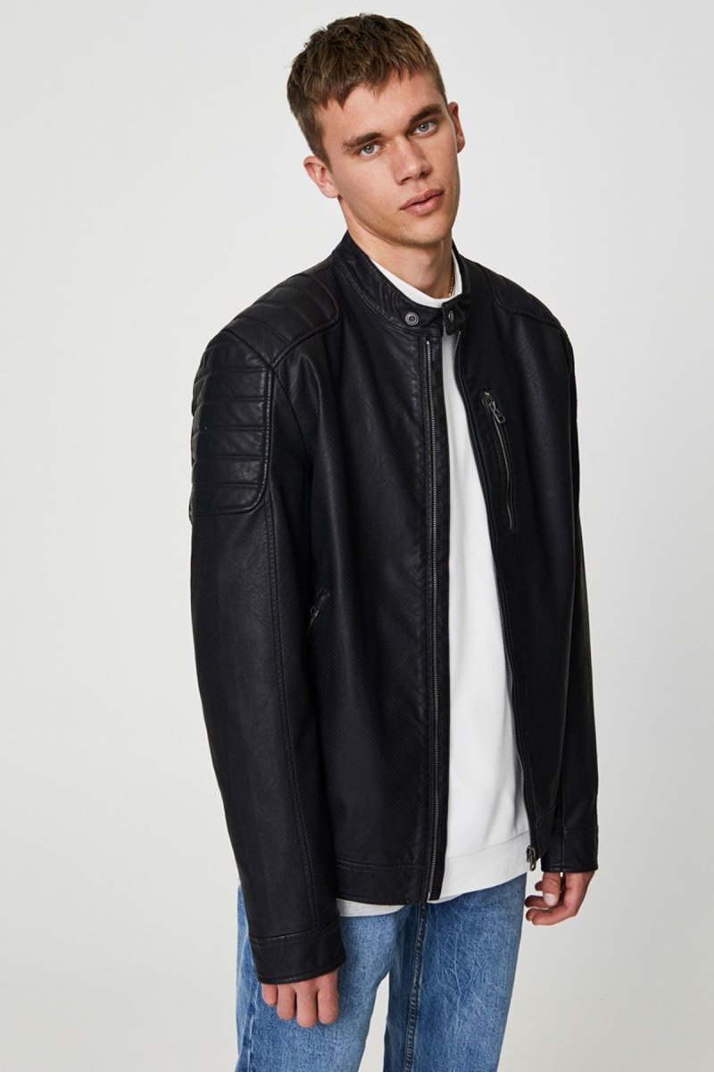 Куртка кожаная Pull Bear STWD