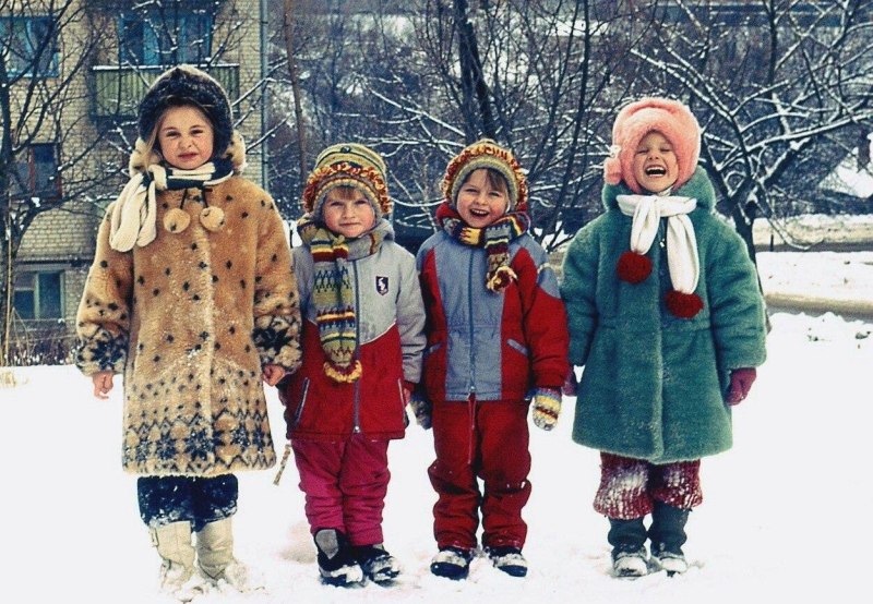 Ребенок в зимней одежде СССР