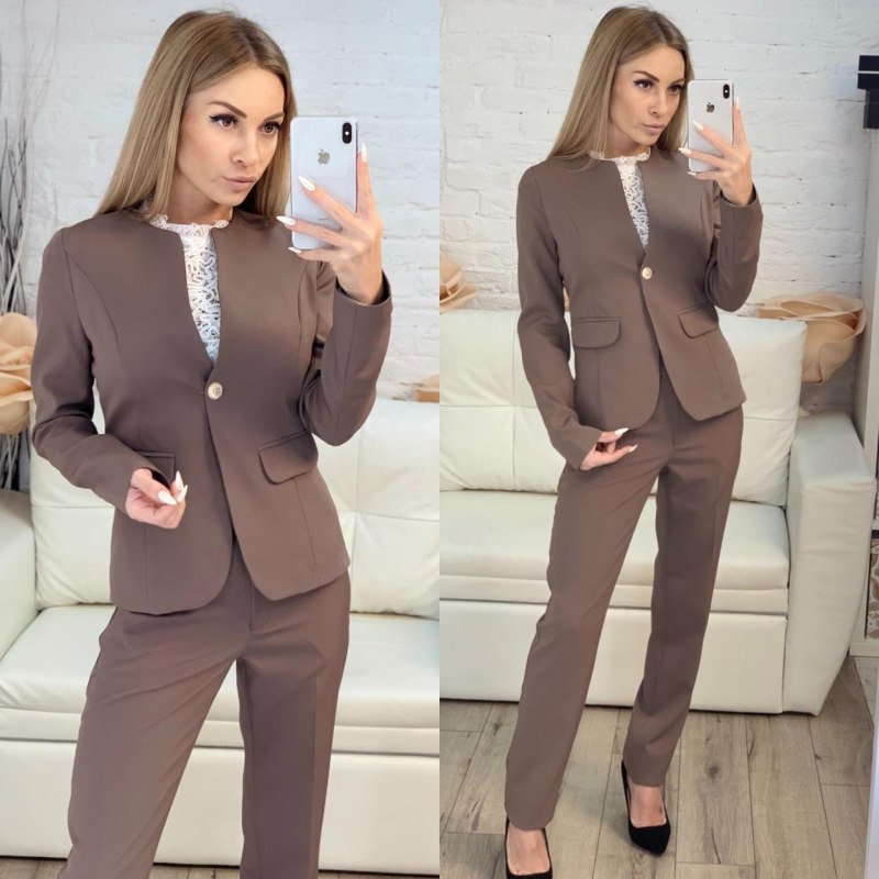 Женские костюмы классика