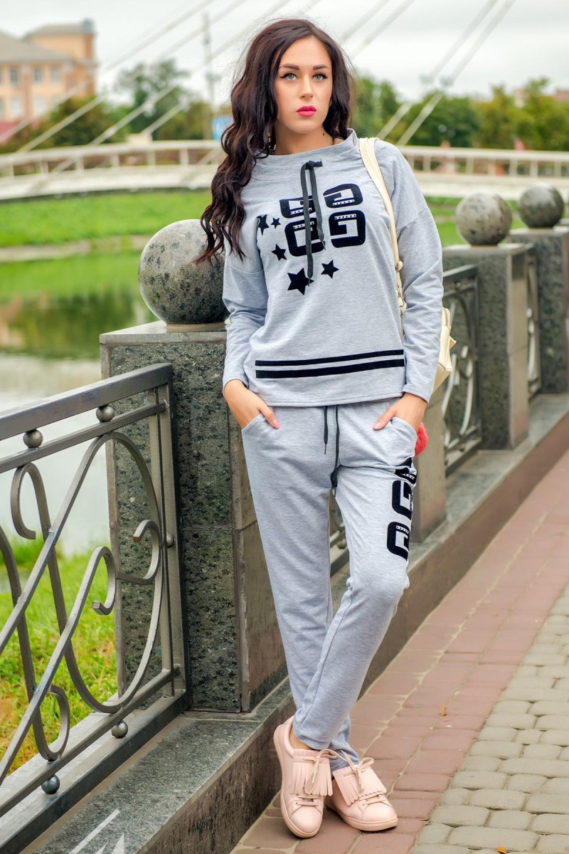 Спортивный костюм женский