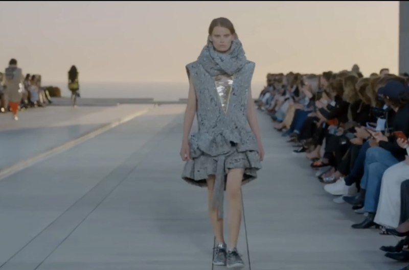 Louis Vuitton 2023 показ