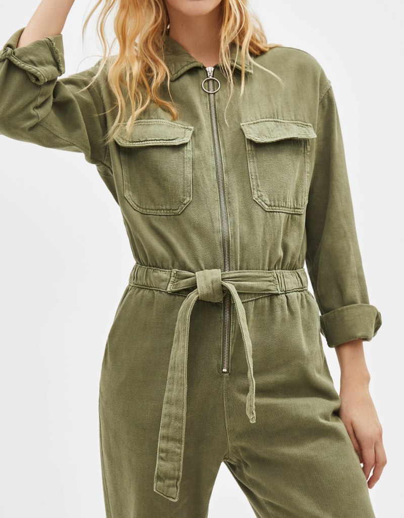 Зеленый комбинезон Bershka